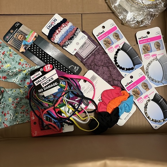 NWT 30 random hair accessories bundle - Picture 2 of 5